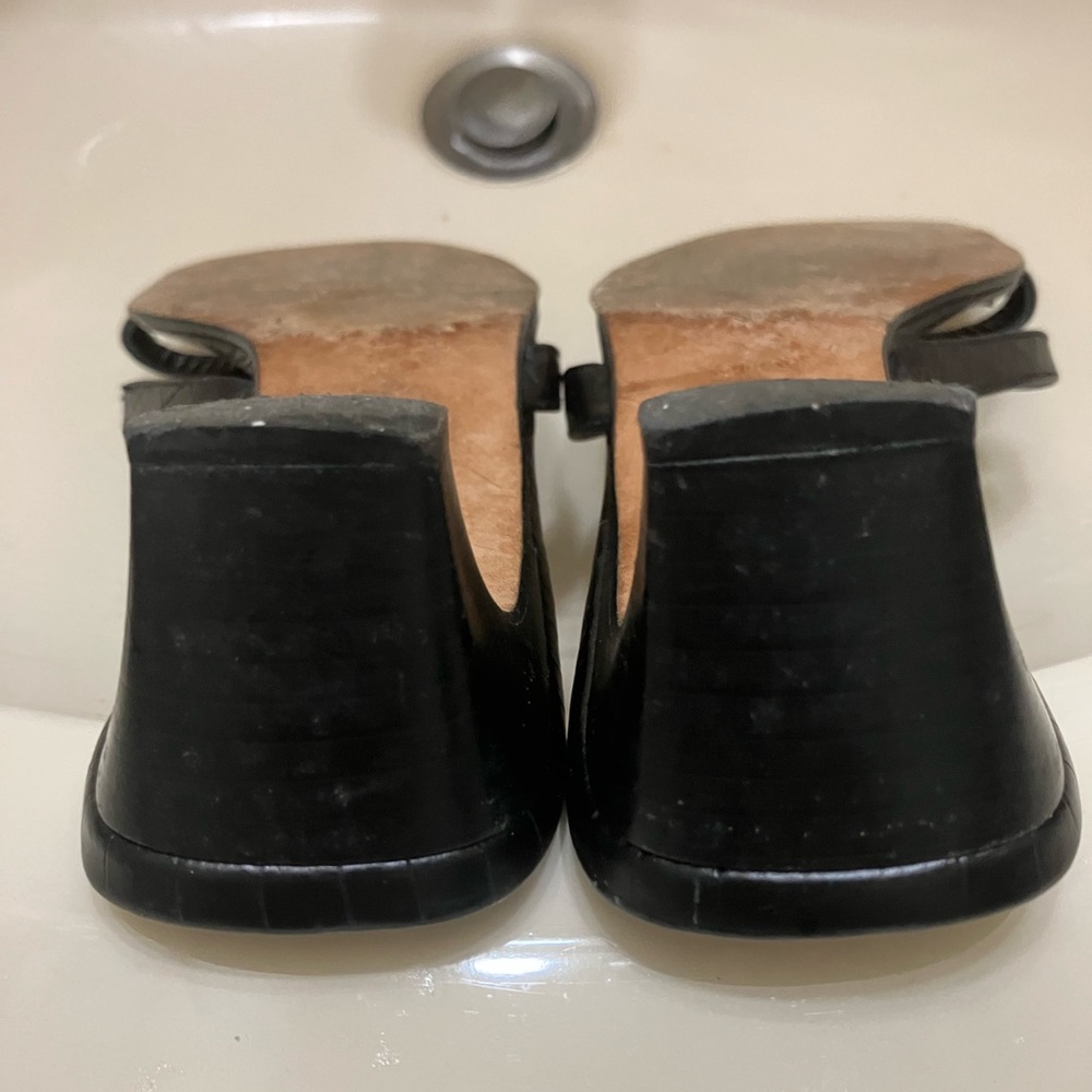 Brighton black crocs sandal, size 7 1/2 - Picture 5 of 7